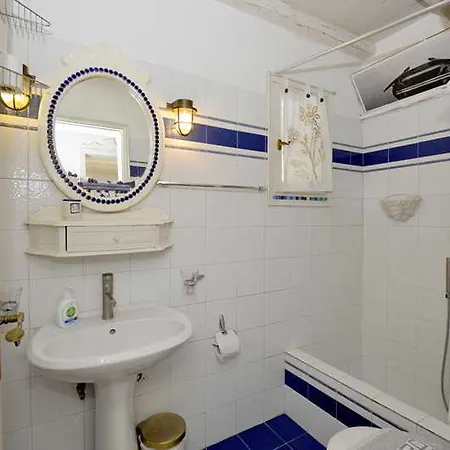 Lejlighedshotel Krotiribay Adults Páros